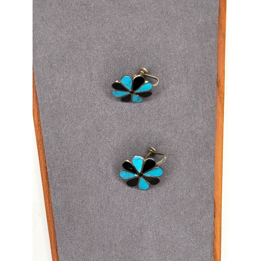 Zuni Turquoise Jet Inlay Flower Earrings Sterling Silver 40s–60s Southwest Jewel - Picture 2 of 9